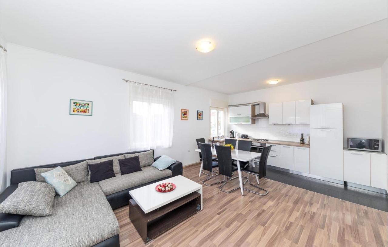 Nice Apartment In Kastel Stafilic With Sauna Kaštela Esterno foto