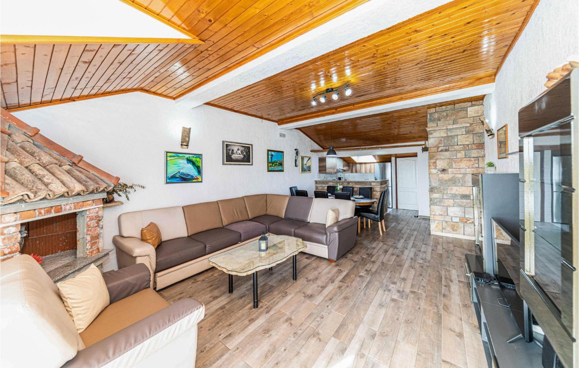Nice Apartment In Kastel Stafilic With Sauna Kaštela Esterno foto
