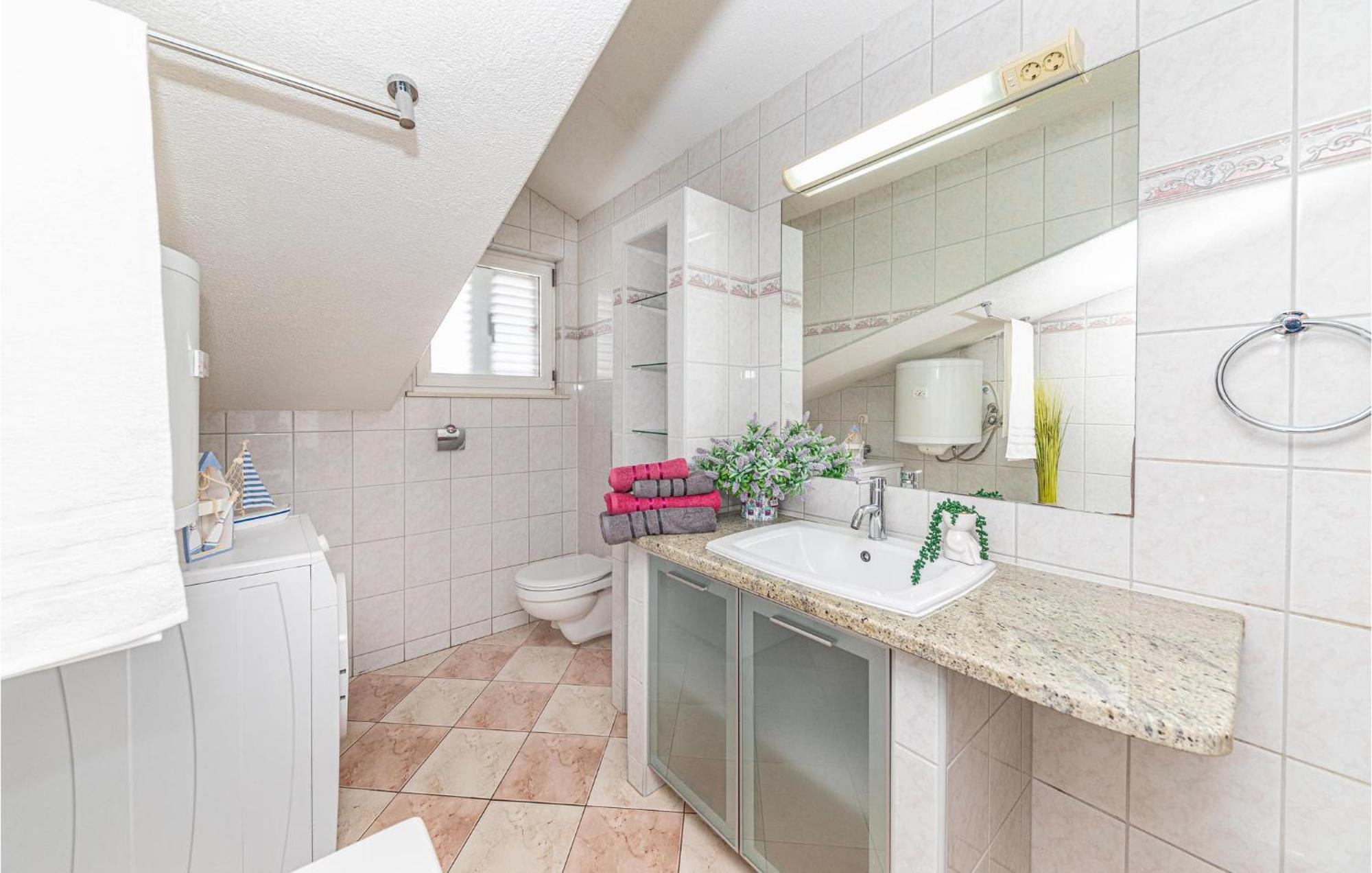 Nice Apartment In Kastel Stafilic With Sauna Kaštela Esterno foto